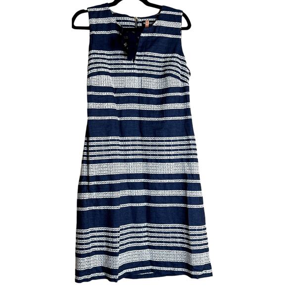 Karl Lagerfeld Paris Shift Dress Size 8 Nautical Navy Stripe Eyelet Embroidered - Picture 1 of 12